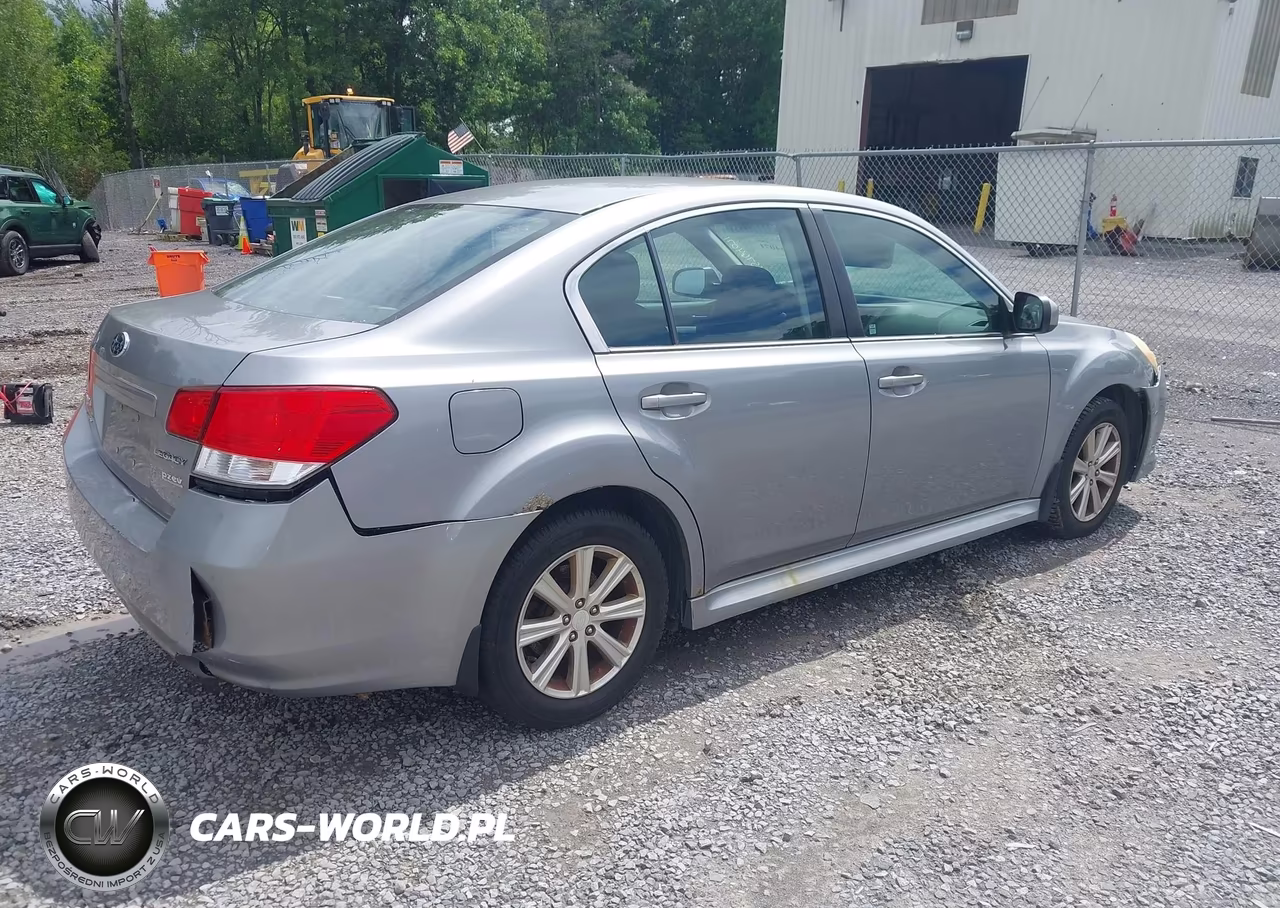 2010 Subaru Legacy 2.5I Premium VIN:4S3BMBC6XA3233652 - 4