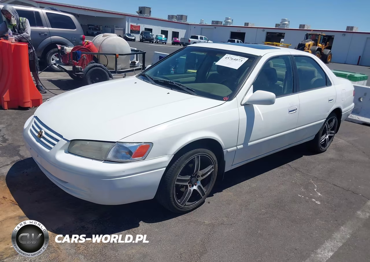 1999 Toyota Camry Le VIN:4T1BG28K9XU498753 - 2