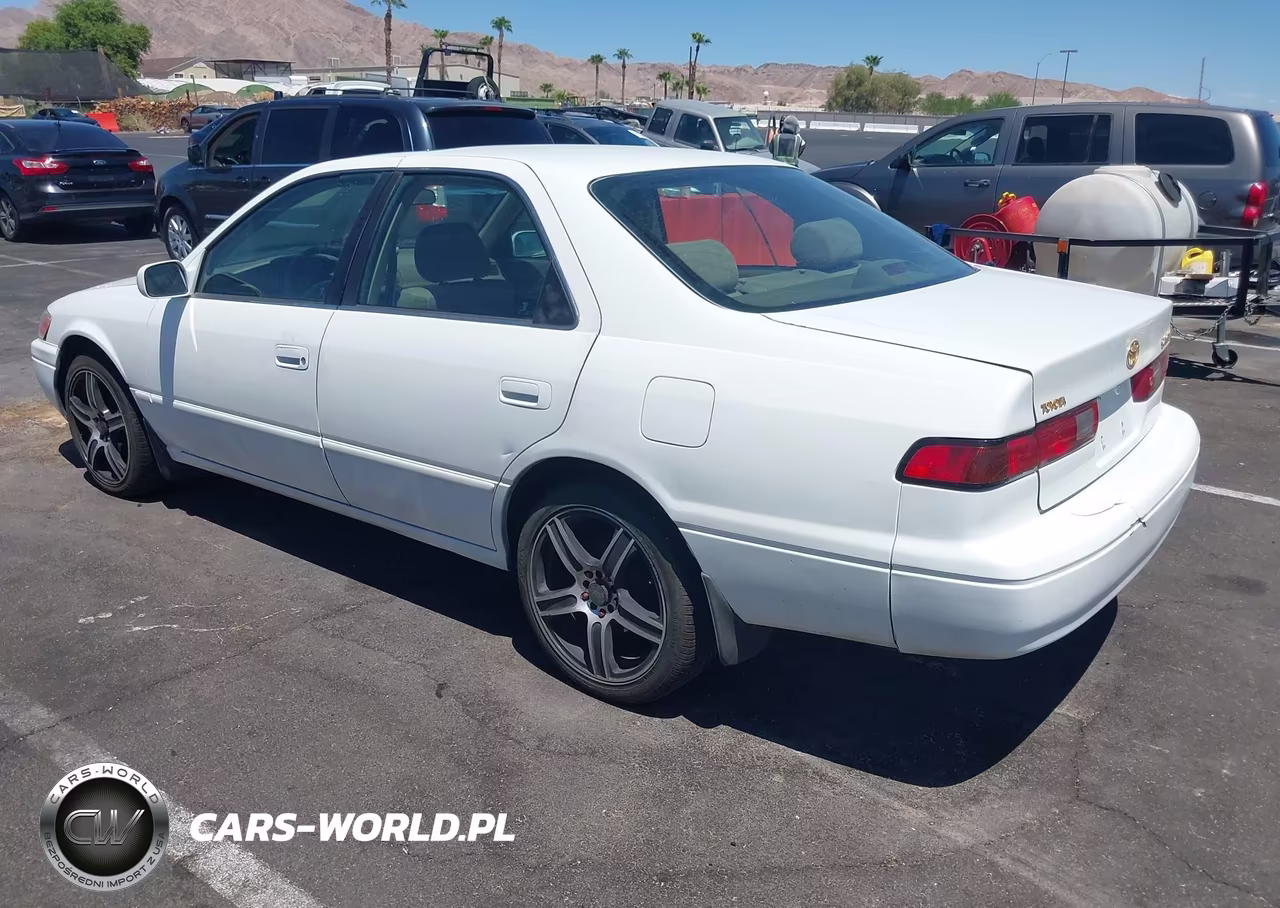1999 Toyota Camry Le VIN:4T1BG28K9XU498753 - 3