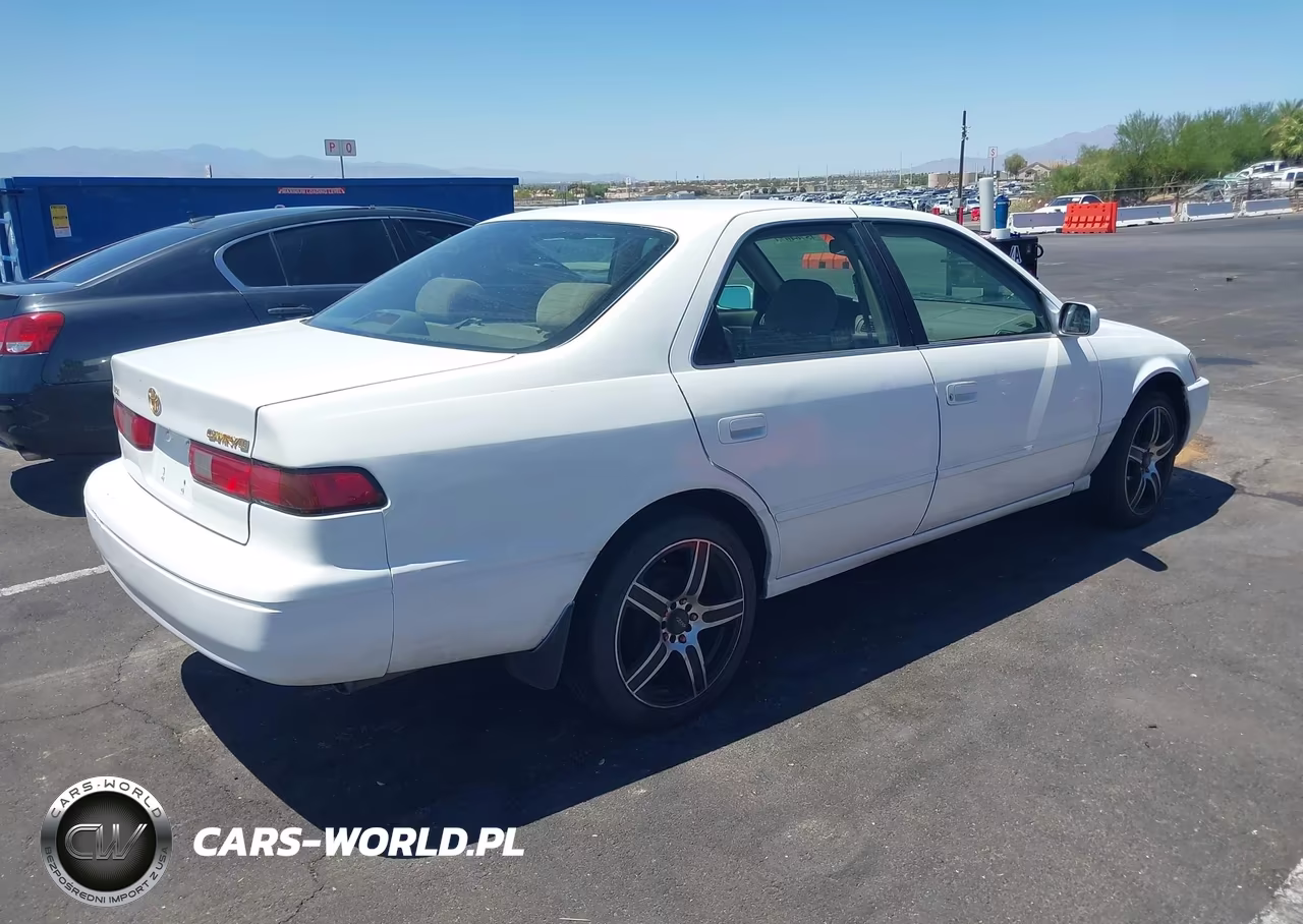 1999 Toyota Camry Le VIN:4T1BG28K9XU498753 - 4