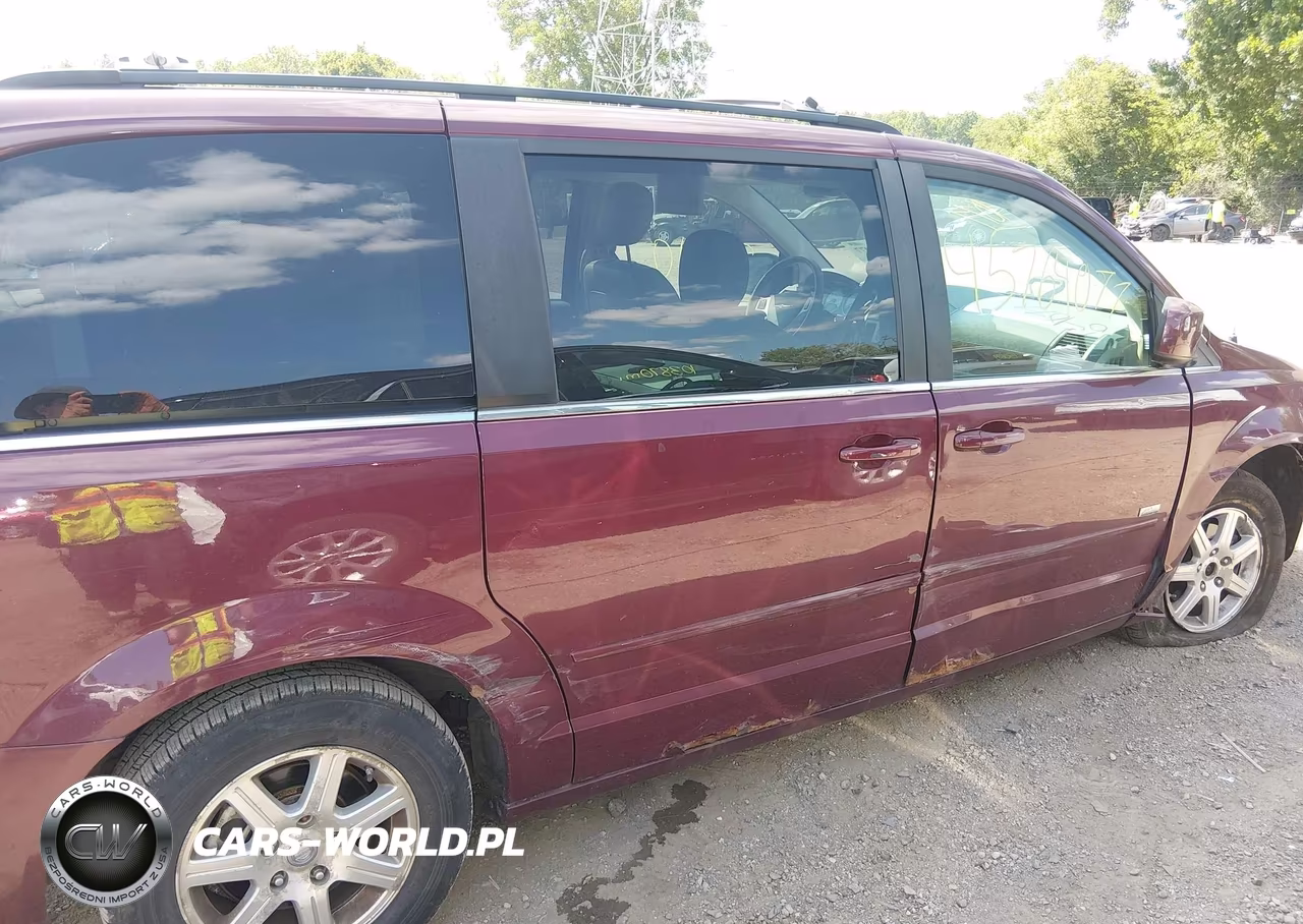 2008 Chrysler Town & Country Touring VIN:2A8HR54P38R730167 - 6