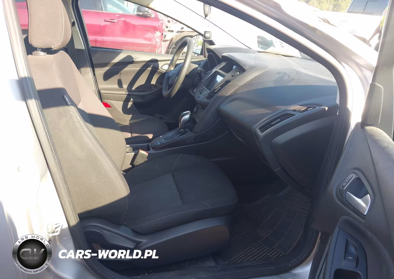 2015 Ford Focus Se VIN:1FADP3K24FL315801 - 5