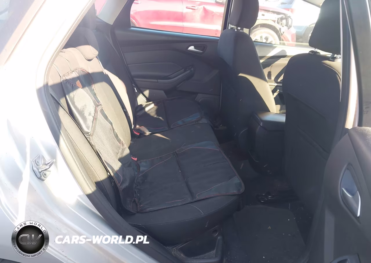 2015 Ford Focus Se VIN:1FADP3K24FL315801 - 8