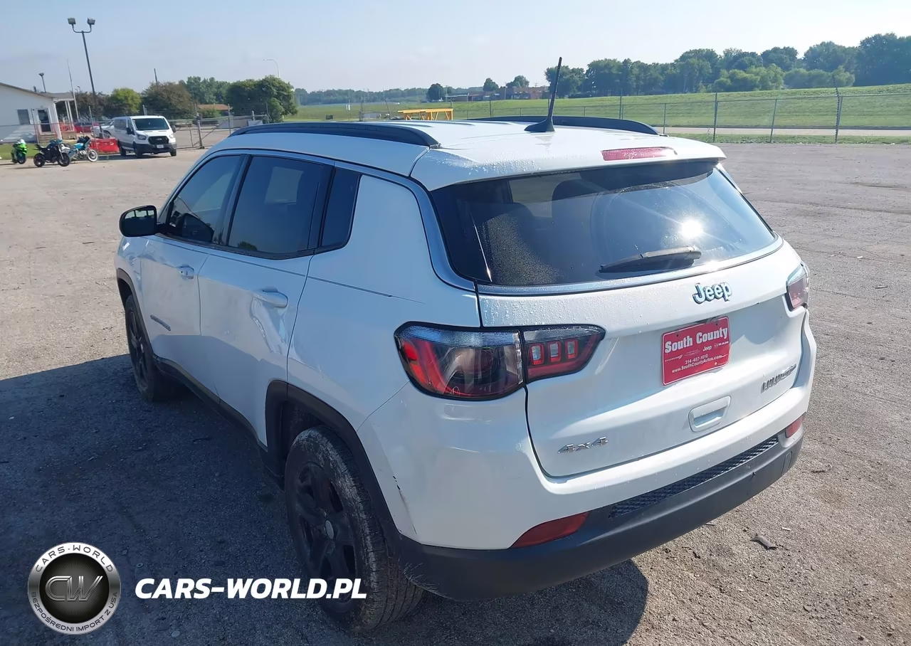 2022 Jeep Compass Latitude 4X4 VIN:3C4NJDBB0NT155361 - 3