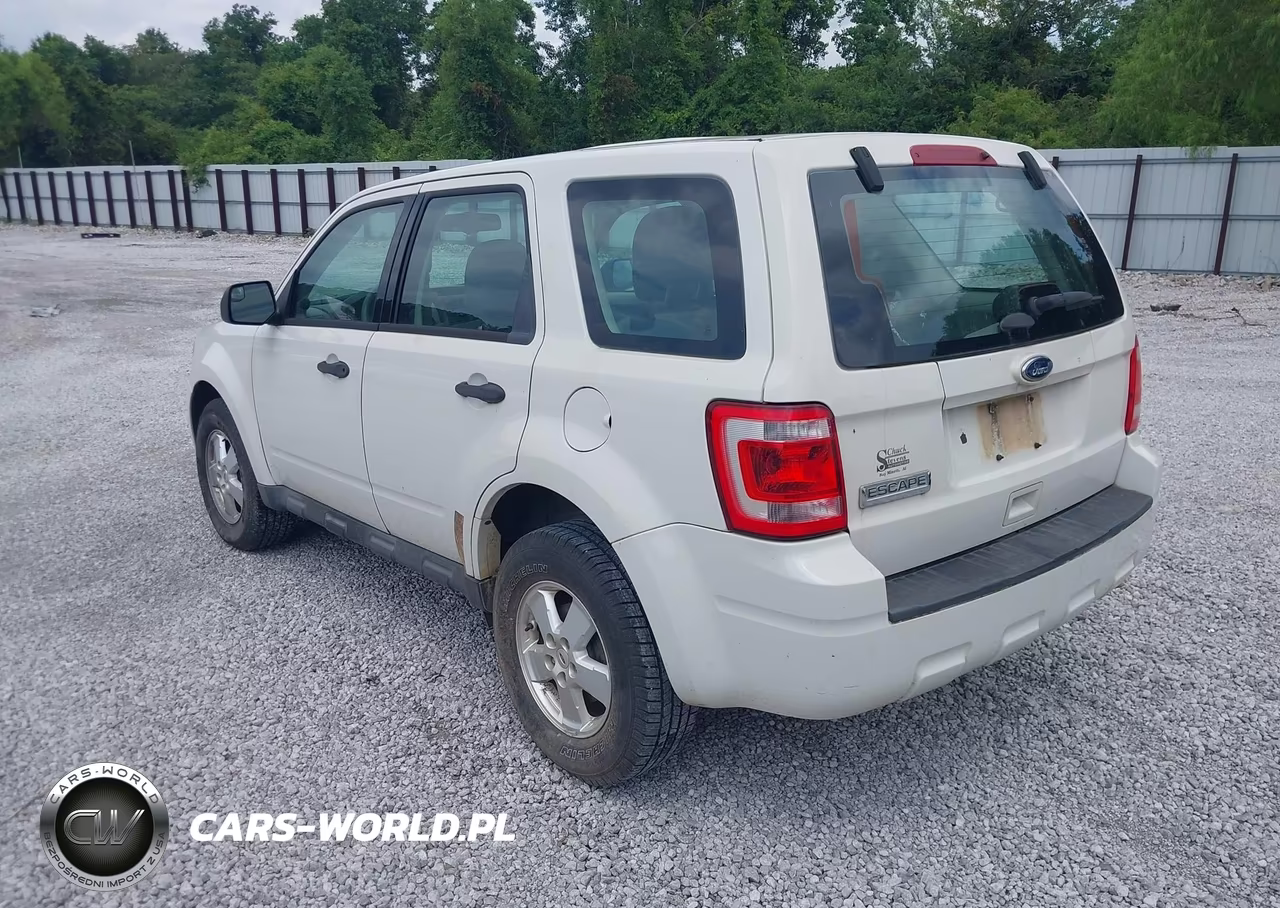 2012 Ford Escape Xls VIN:1FMCU0C76CKB10002 - 3