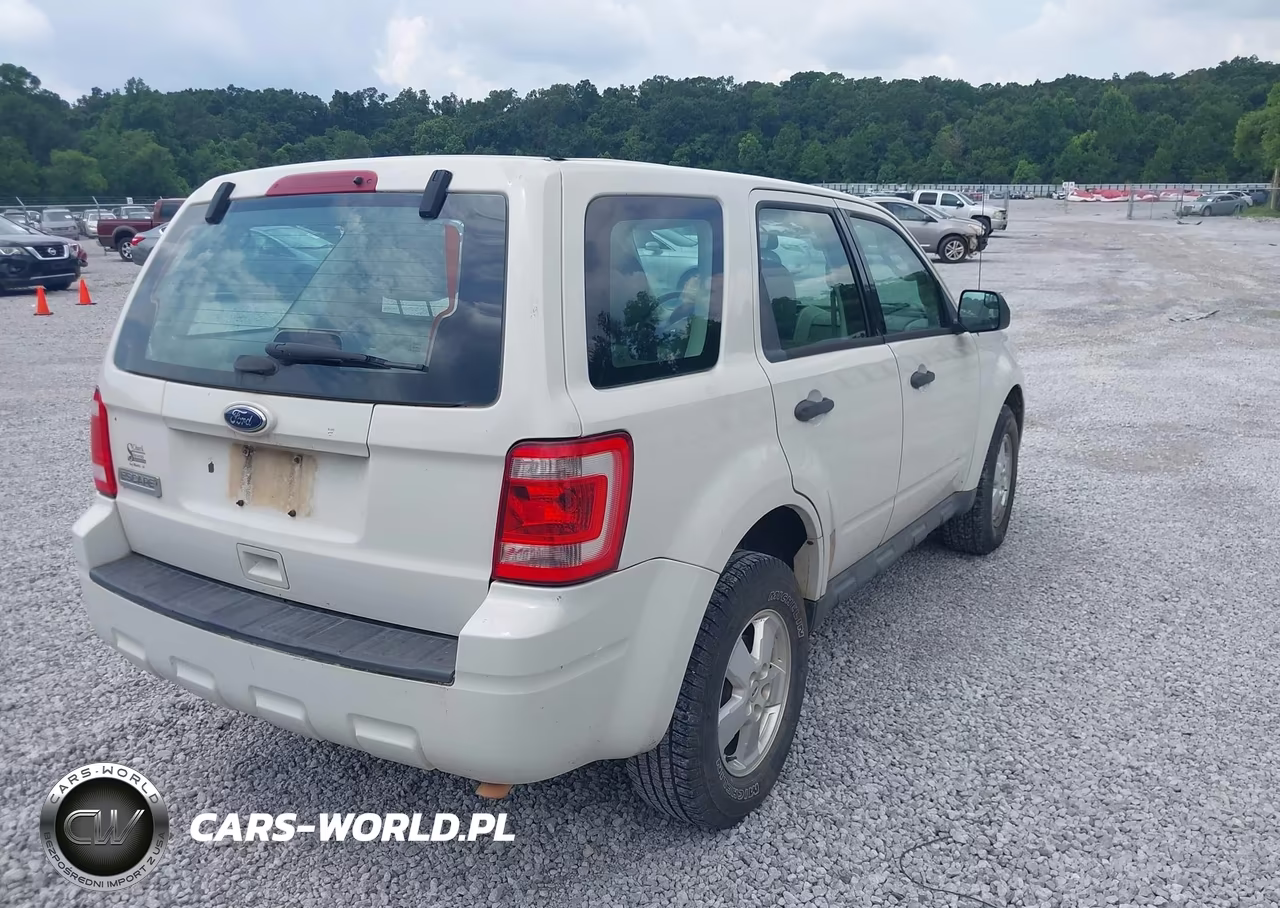 2012 Ford Escape Xls VIN:1FMCU0C76CKB10002 - 4