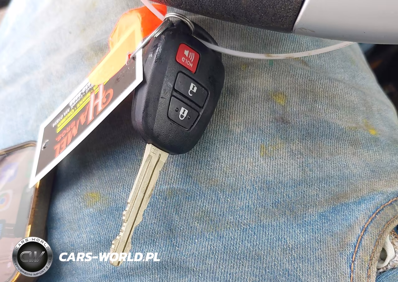 2016 Toyota Prius C Two VIN:JTDKDTB30G1125509 - 11