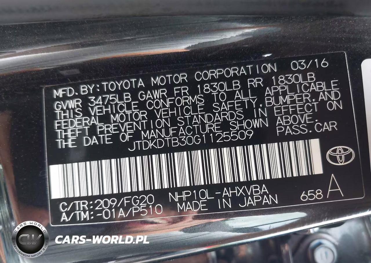 2016 Toyota Prius C Two VIN:JTDKDTB30G1125509 - 9