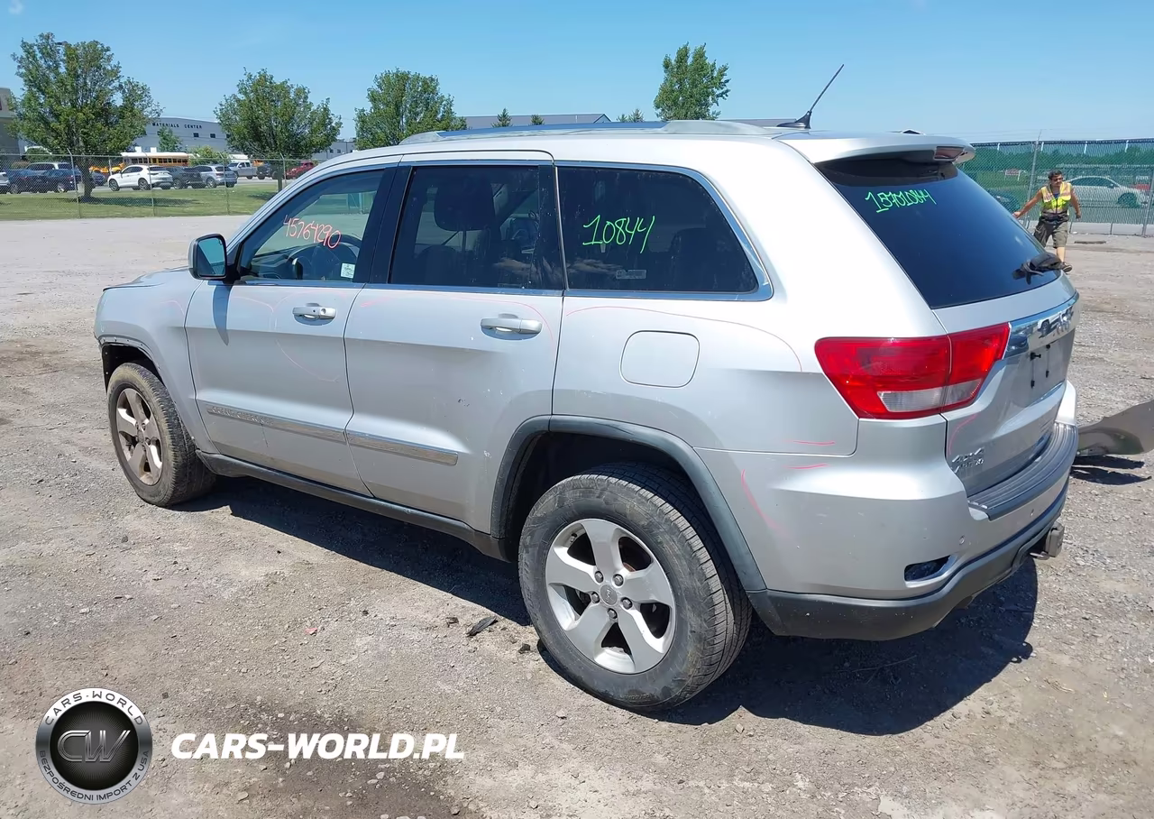 2012 Jeep Grand Cherokee Laredo VIN:1C4RJFAT4CC203511 - 3
