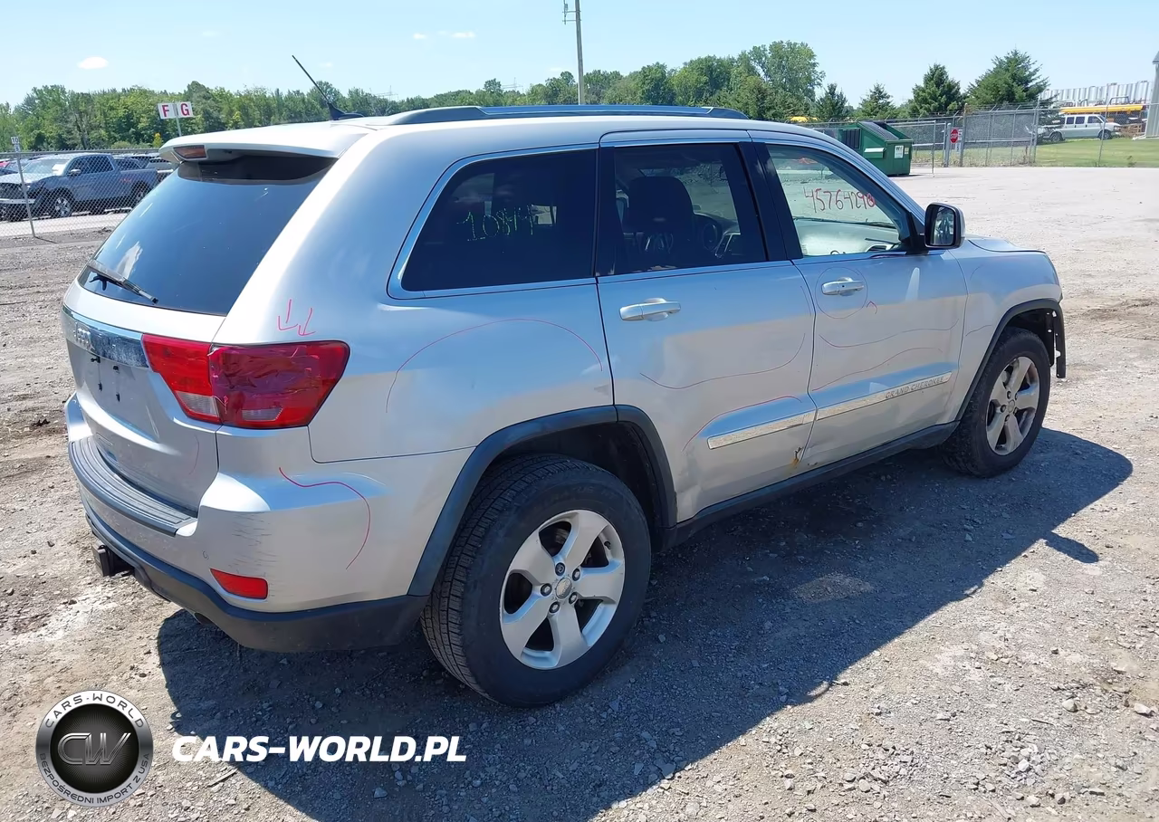2012 Jeep Grand Cherokee Laredo VIN:1C4RJFAT4CC203511 - 4