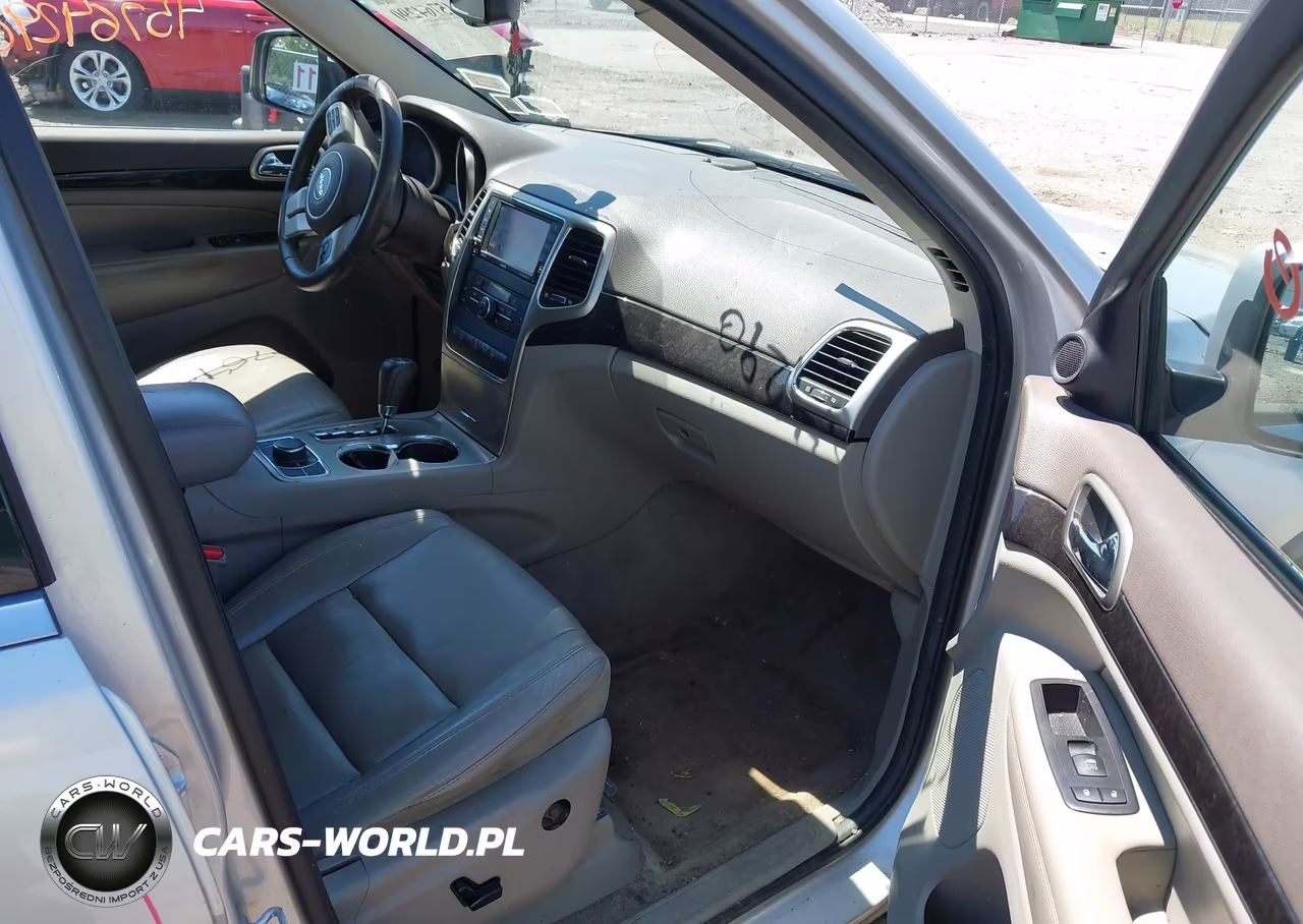 2012 Jeep Grand Cherokee Laredo VIN:1C4RJFAT4CC203511 - 5