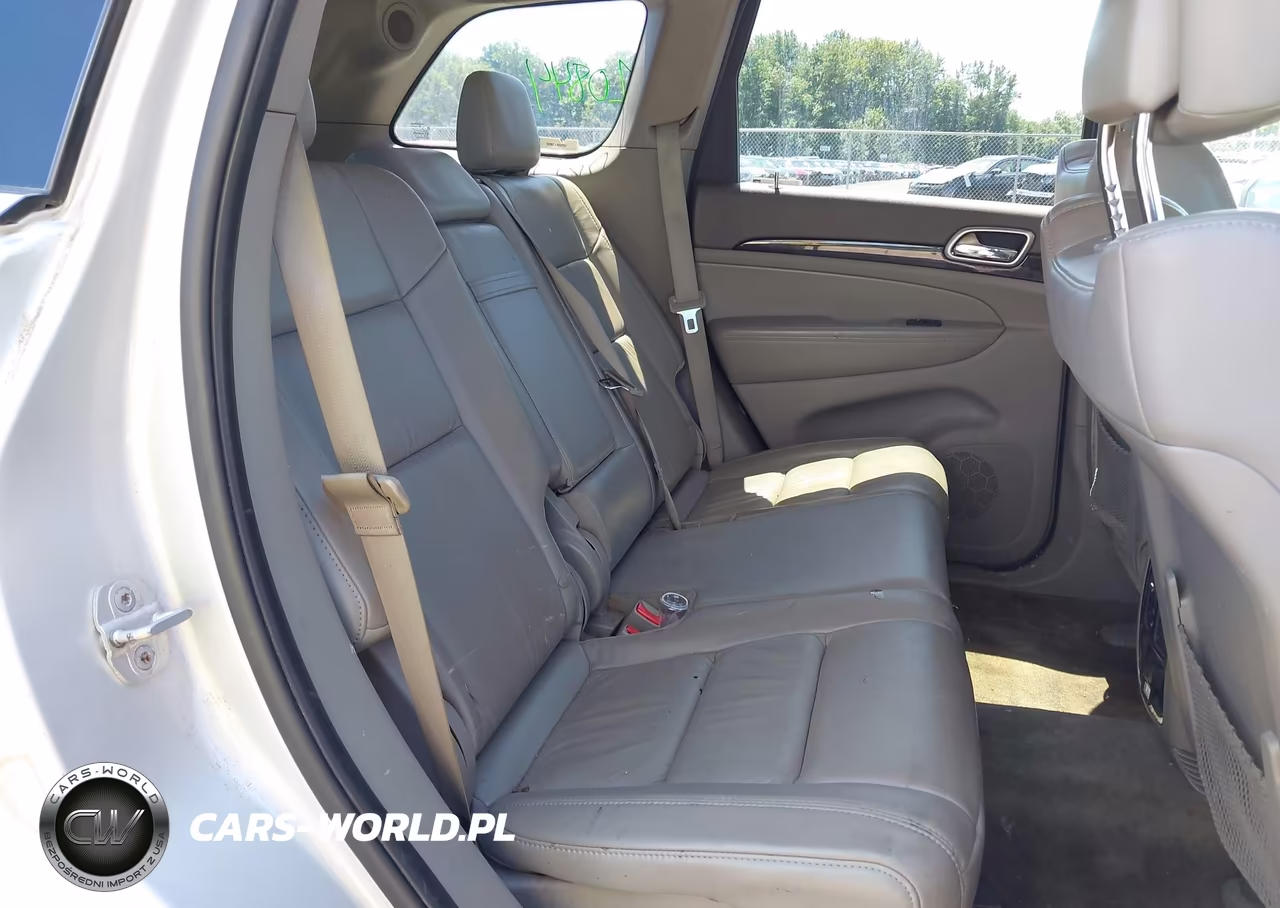 2012 Jeep Grand Cherokee Laredo VIN:1C4RJFAT4CC203511 - 8