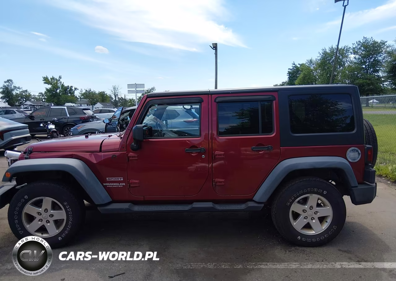 2011 Jeep Wrangler Unlimited Sport VIN:1J4HA3H19BL550016 - 14