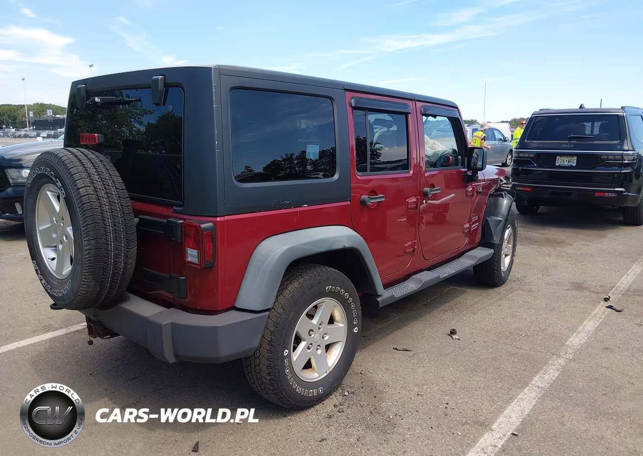 2011 Jeep Wrangler Unlimited Sport VIN:1J4HA3H19BL550016 - 4