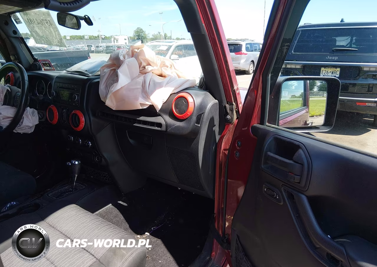 2011 Jeep Wrangler Unlimited Sport VIN:1J4HA3H19BL550016 - 5