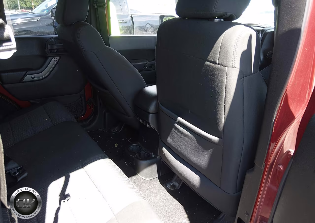 2011 Jeep Wrangler Unlimited Sport VIN:1J4HA3H19BL550016 - 8