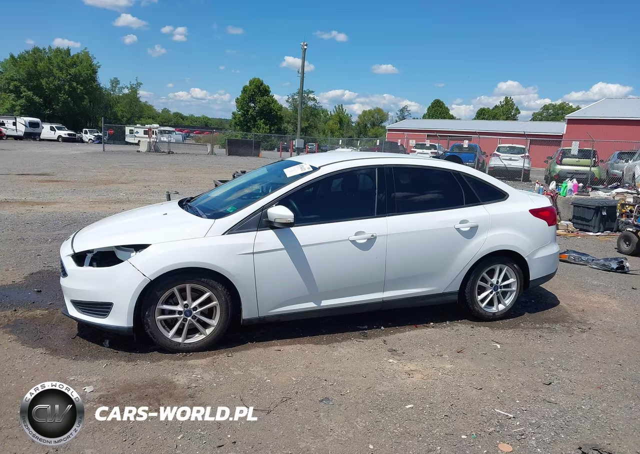 2016 Ford Focus Se VIN:1FADP3F23GL279109 - 15