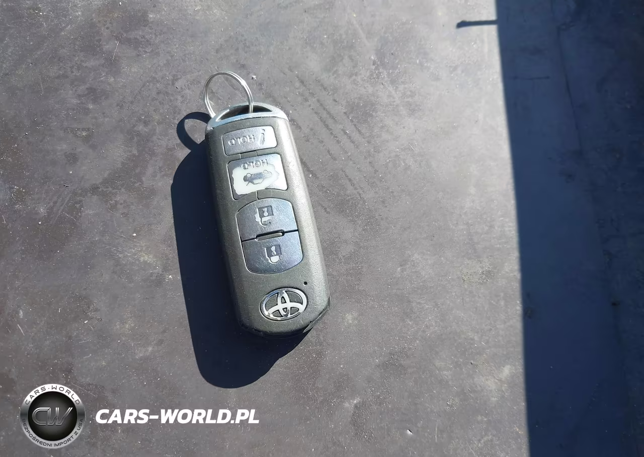 2019 Toyota Yaris Le VIN:3MYDLBYV0KY521654 - 11