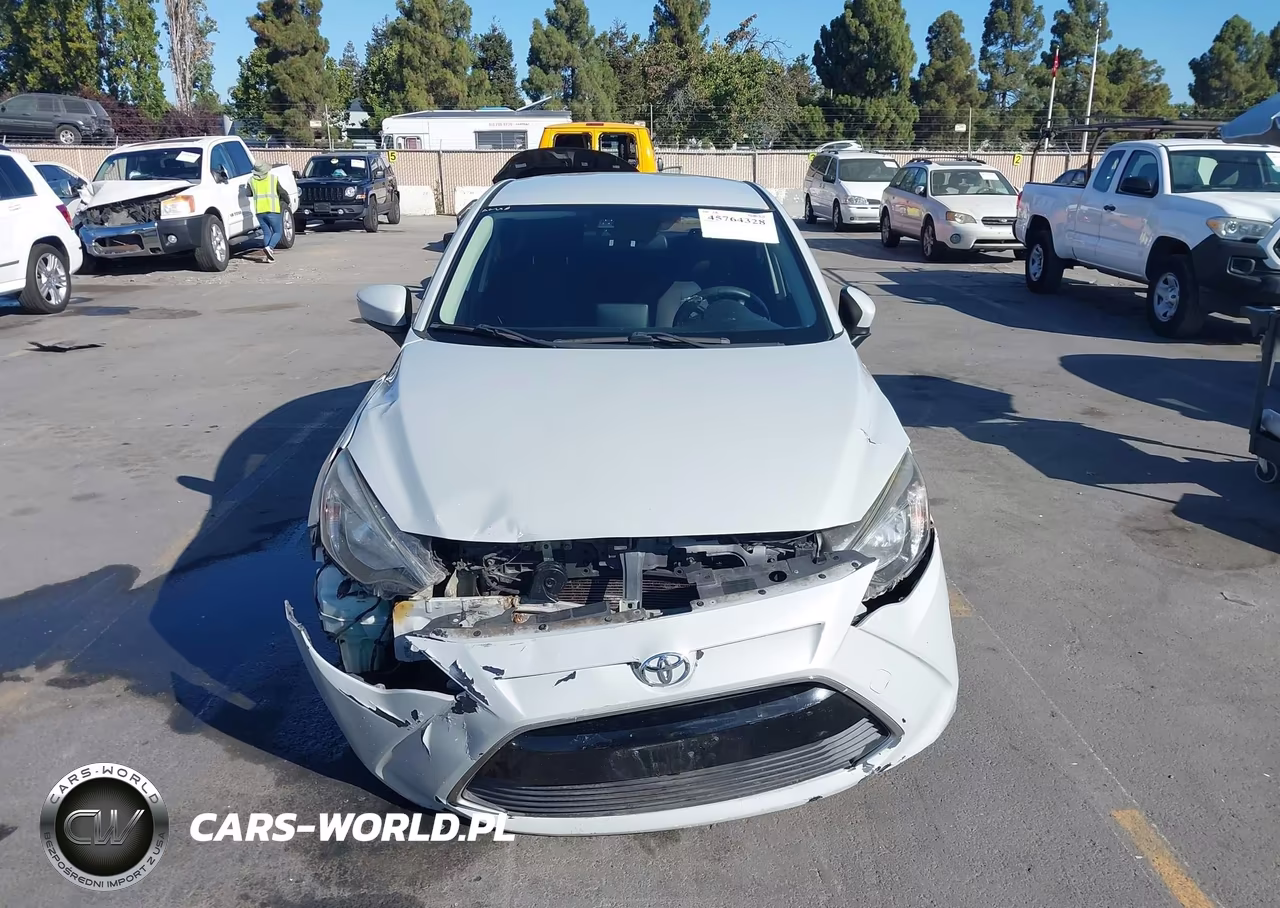 2019 Toyota Yaris Le VIN:3MYDLBYV0KY521654 - 12