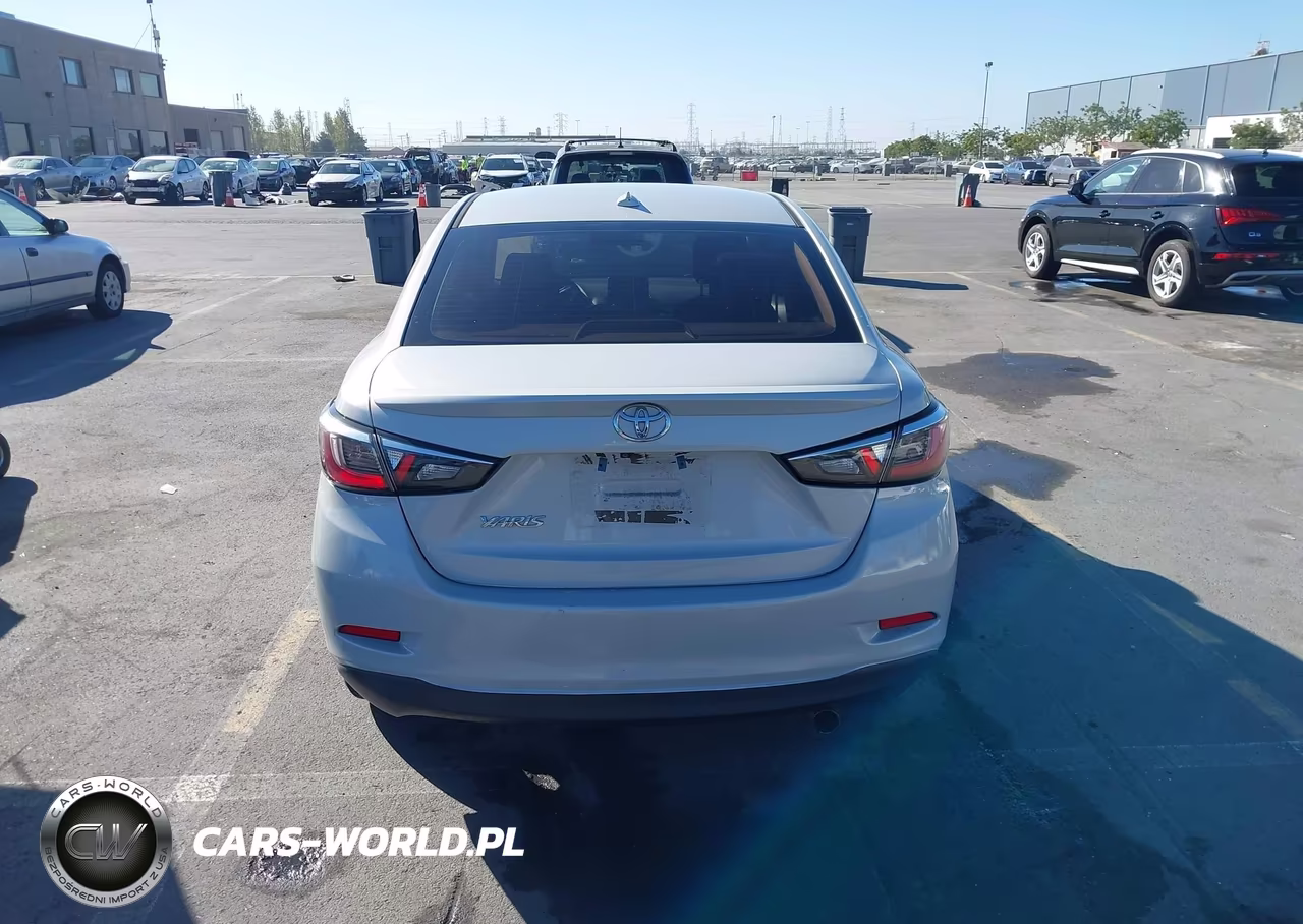 2019 Toyota Yaris Le VIN:3MYDLBYV0KY521654 - 16