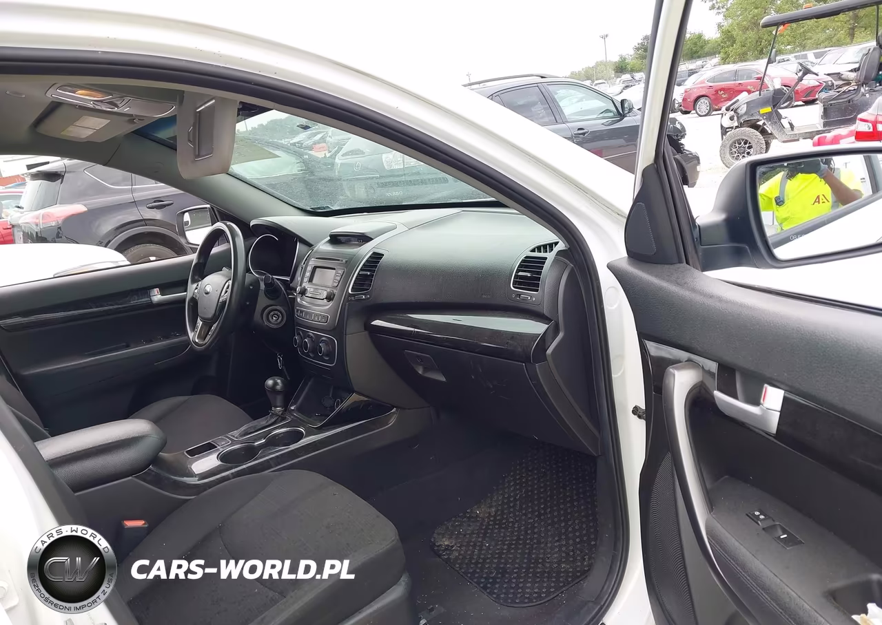 2015 Kia Sorento Lx VIN:5XYKT3A60FG577232 - 5