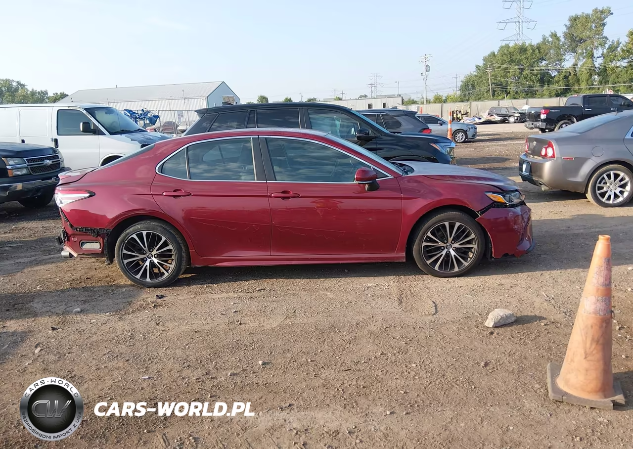 2018 Toyota Camry Se VIN:4T1B11HK4JU579646 - 13