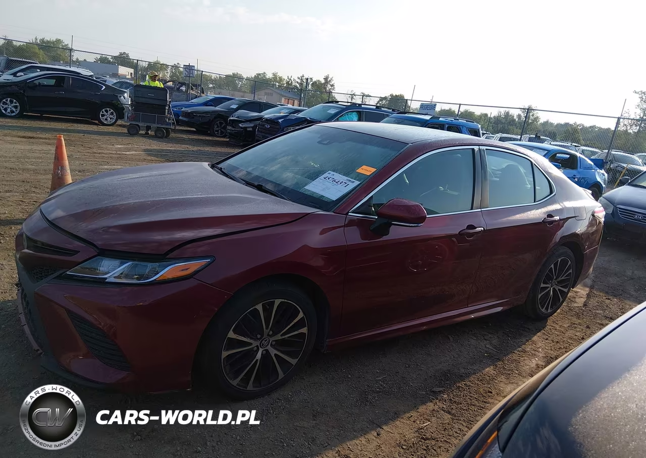 2018 Toyota Camry Se VIN:4T1B11HK4JU579646 - 14