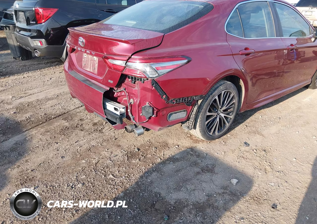 2018 Toyota Camry Se VIN:4T1B11HK4JU579646 - 17