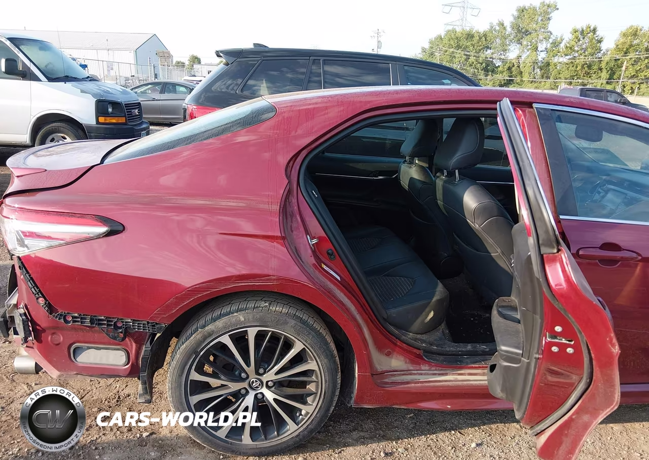 2018 Toyota Camry Se VIN:4T1B11HK4JU579646 - 8