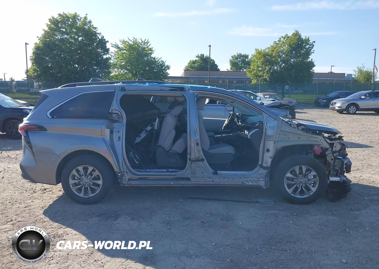 2026 Toyota Sienna Le VIN:5TDKRKECXTS317864 - 12