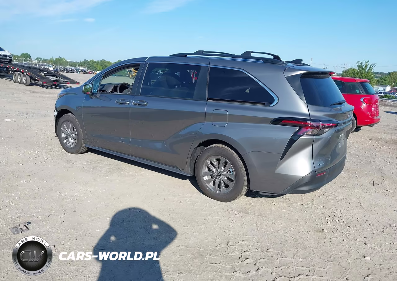 2026 Toyota Sienna Le VIN:5TDKRKECXTS317864 - 3