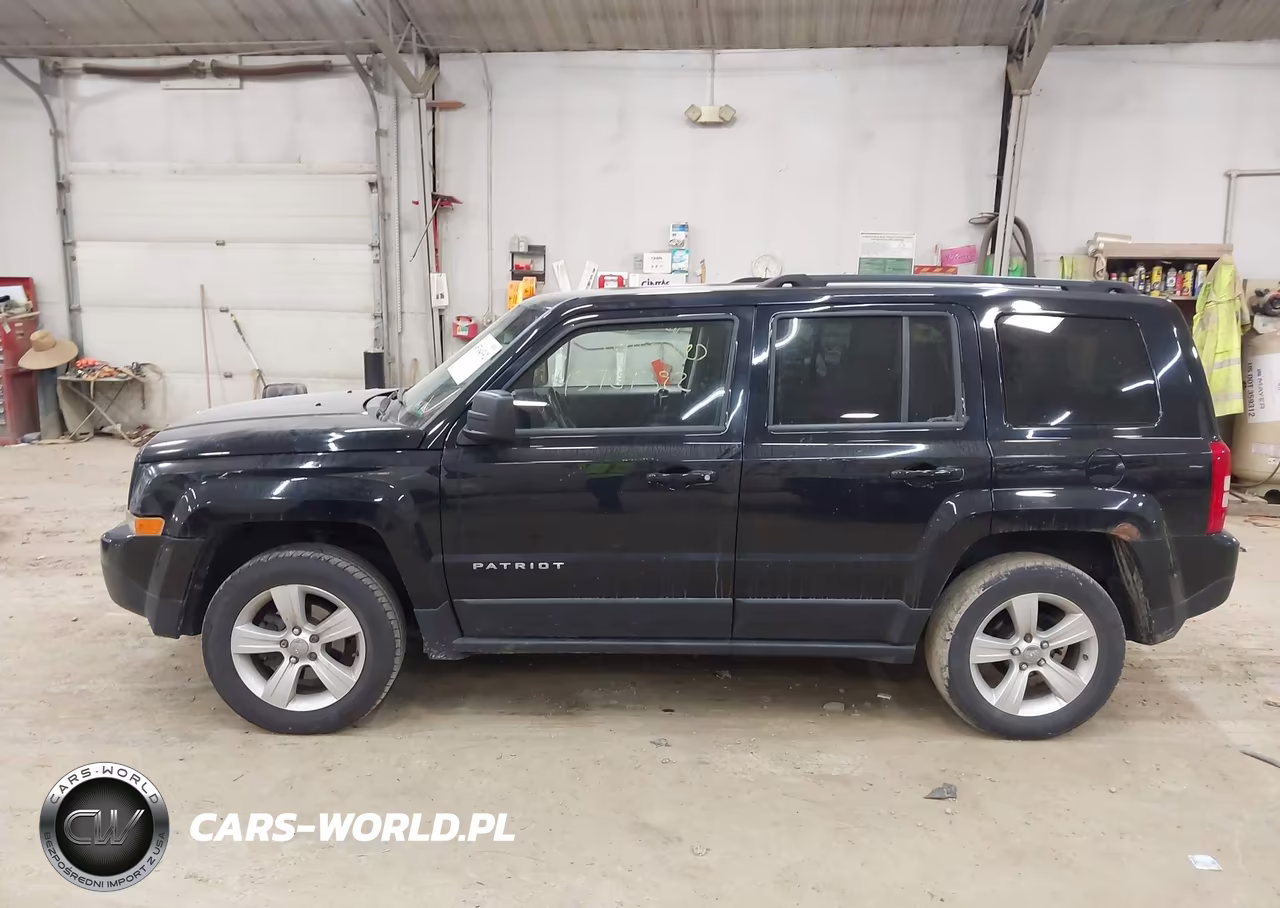 2016 Jeep Patriot Latitude VIN:1C4NJRFB2GD647275 - 14