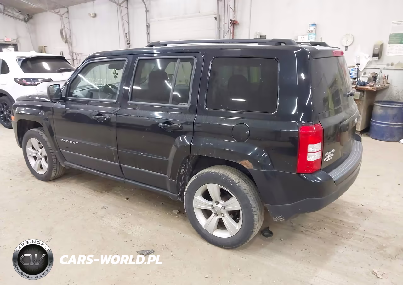 2016 Jeep Patriot Latitude VIN:1C4NJRFB2GD647275 - 3