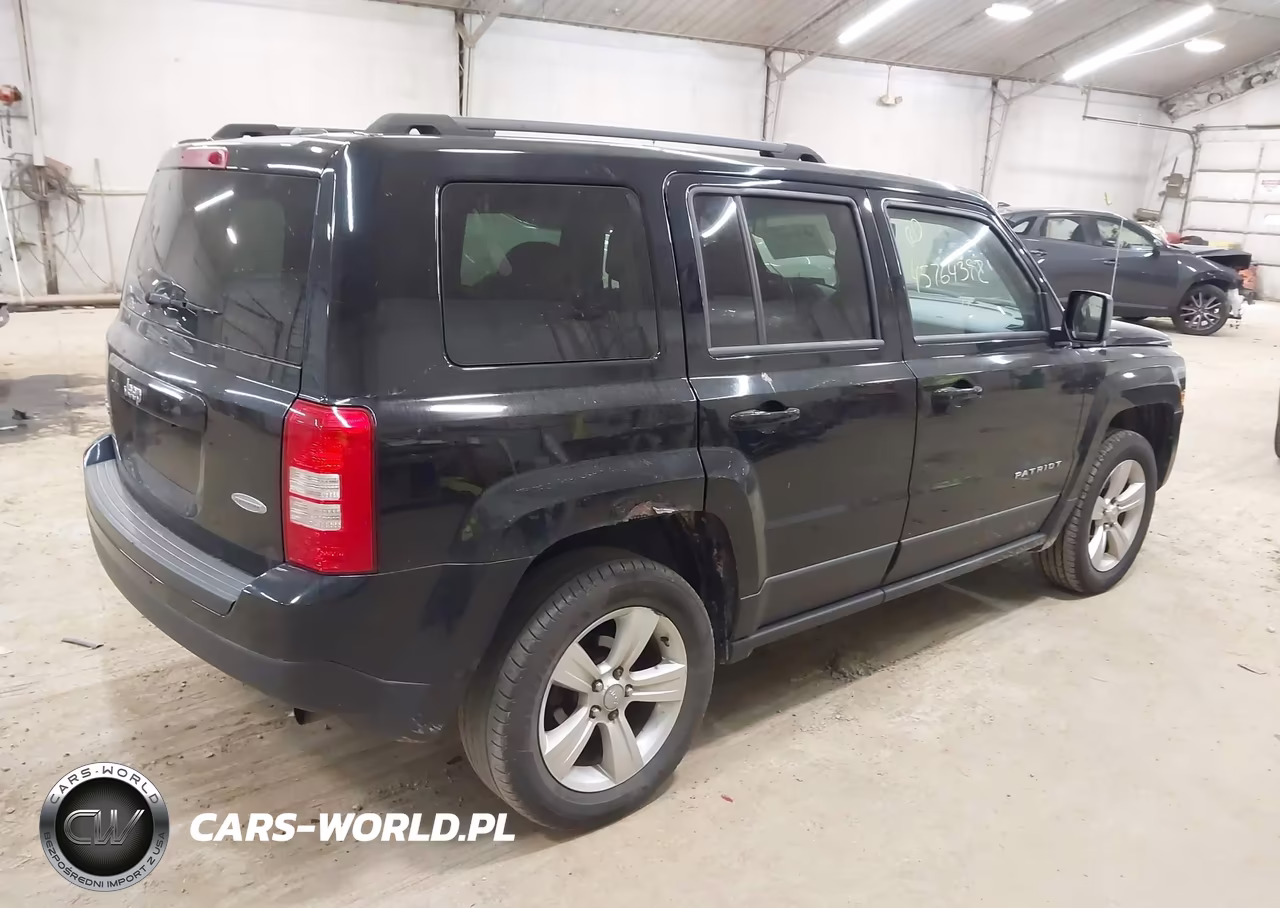 2016 Jeep Patriot Latitude VIN:1C4NJRFB2GD647275 - 4