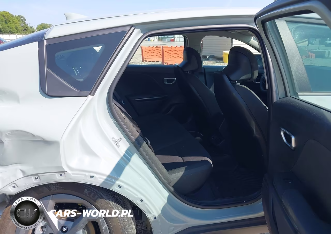 2026 Kia K4 Lxs VIN:3KPFT4DE8TE272516 - 8