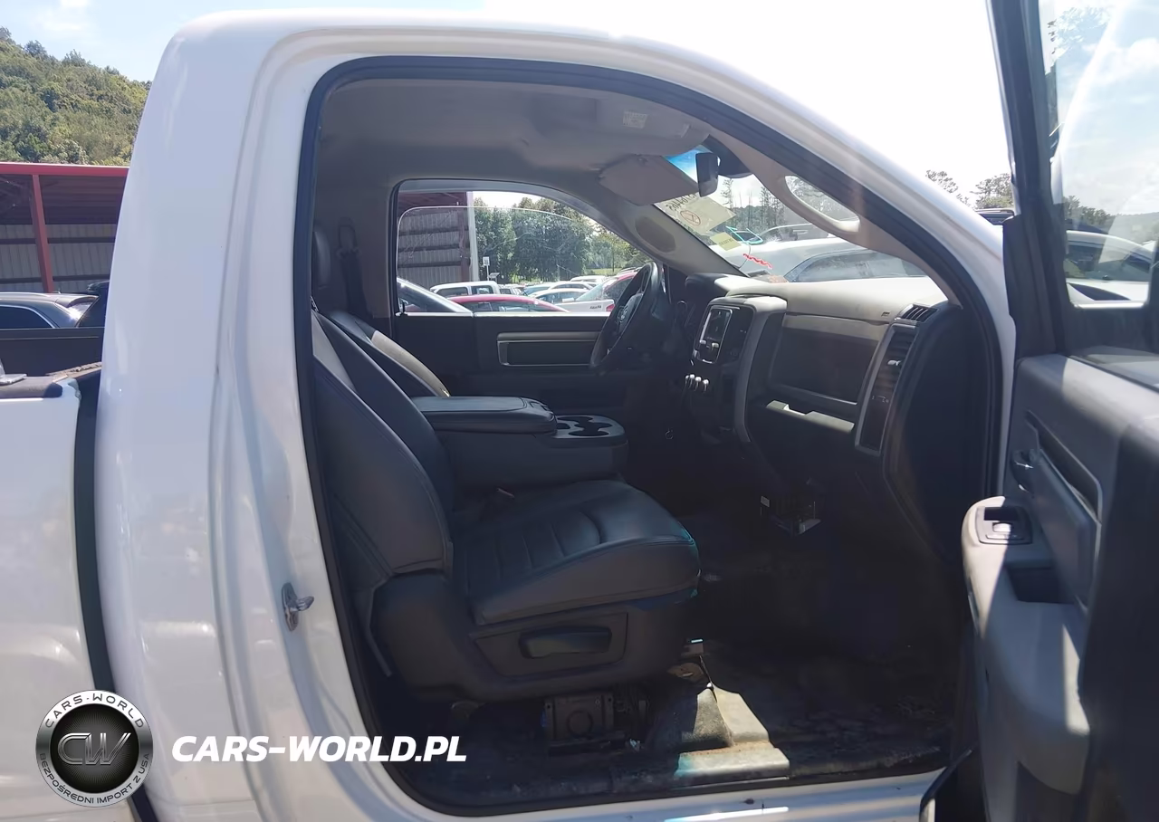 2018 Ram 2500 Tradesman 4X4 8' Box VIN:3C6MR5AJXJG308471 - 5