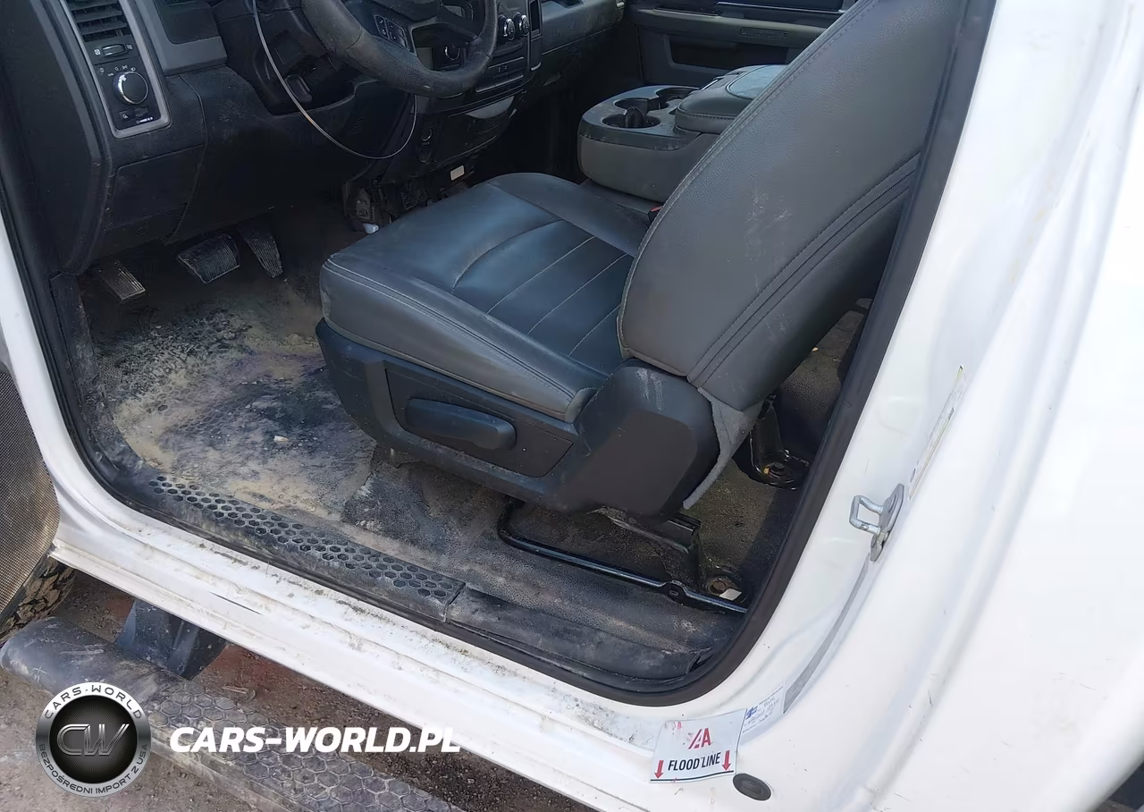 2018 Ram 2500 Tradesman 4X4 8' Box VIN:3C6MR5AJXJG308471 - 6