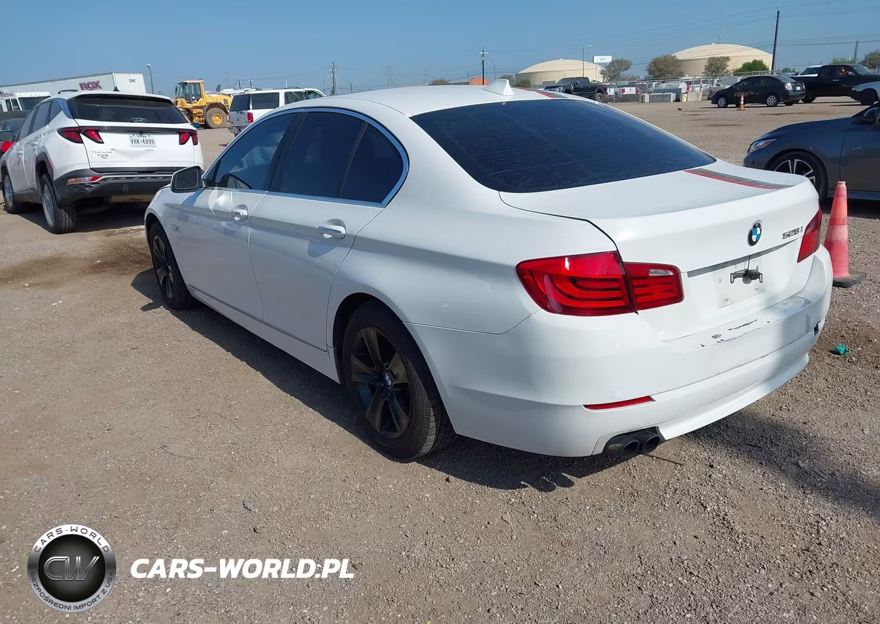 2013 BMW 528I VIN:WBAXG5C56DDY34915 - 3