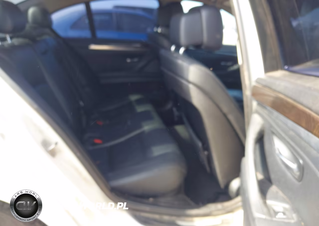 2013 BMW 528I VIN:WBAXG5C56DDY34915 - 8