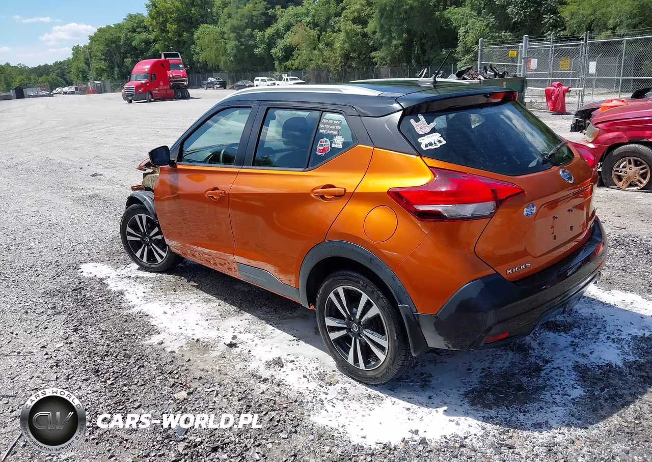 2018 Nissan Kicks Sv VIN:3N1CP5CU4JL532170 - 3