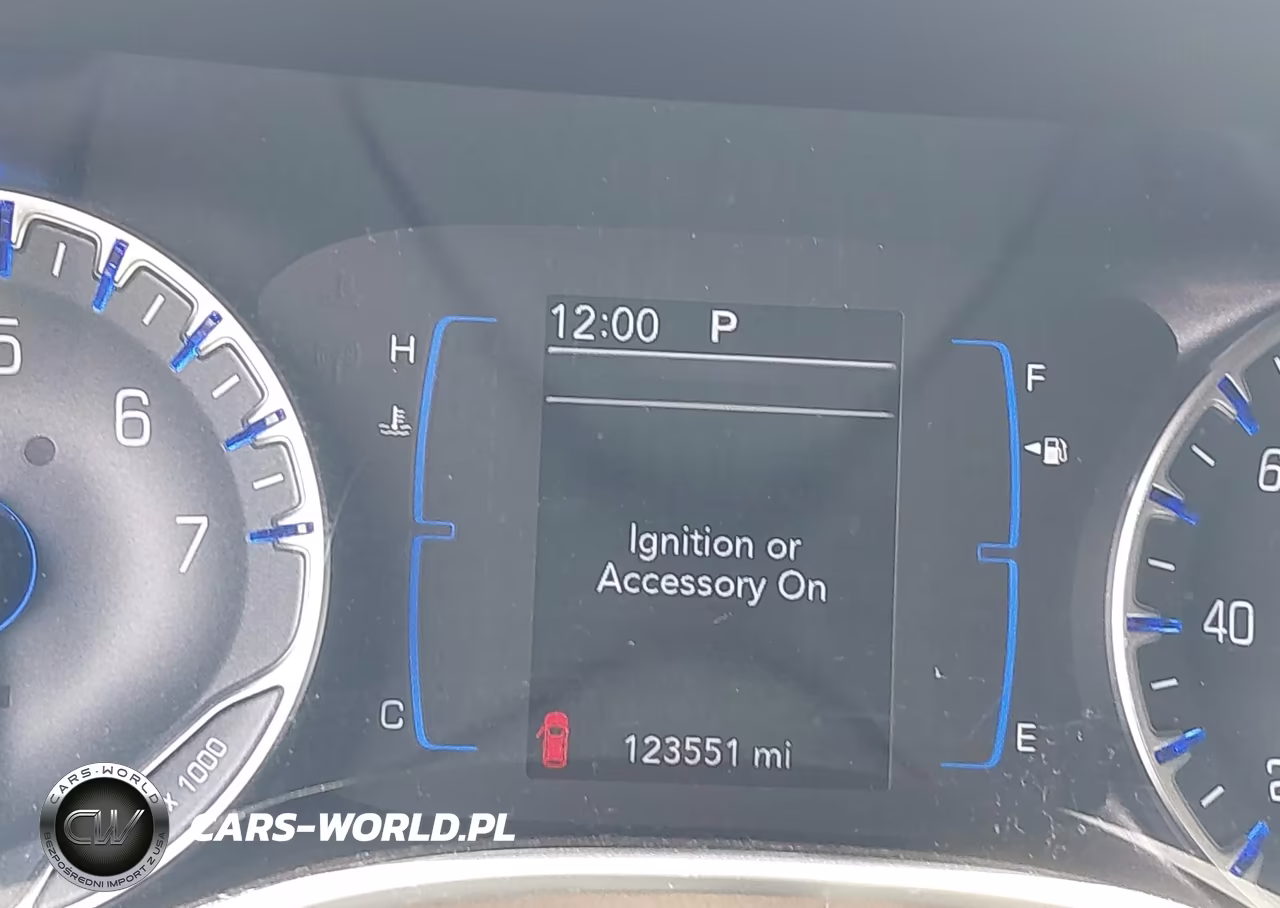 2018 Chrysler Pacifica L VIN:2C4RC1AG4JR262045 - 15