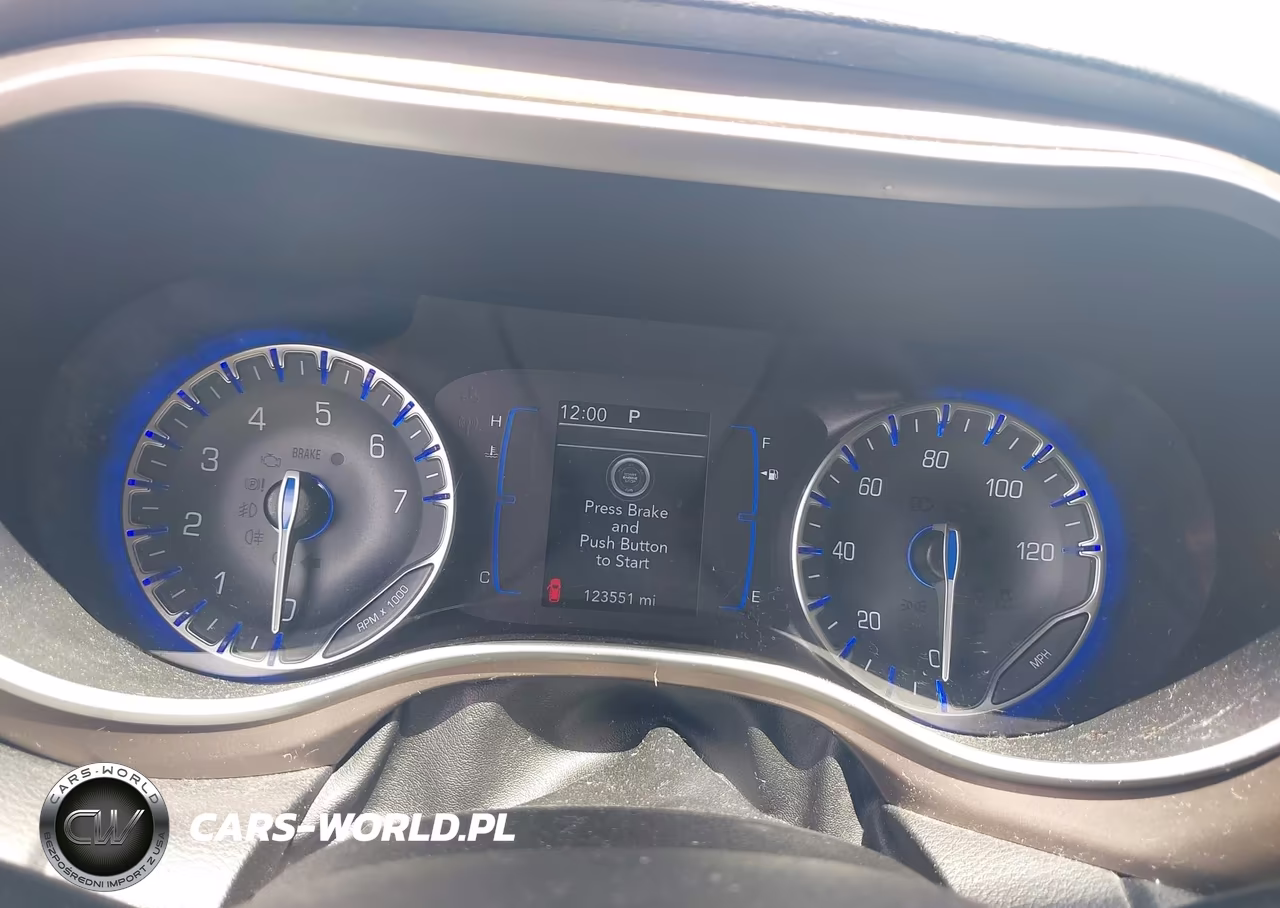 2018 Chrysler Pacifica L VIN:2C4RC1AG4JR262045 - 7