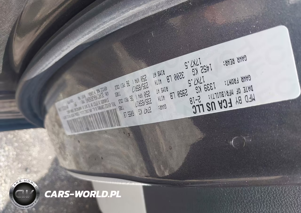 2018 Chrysler Pacifica L VIN:2C4RC1AG4JR262045 - 9