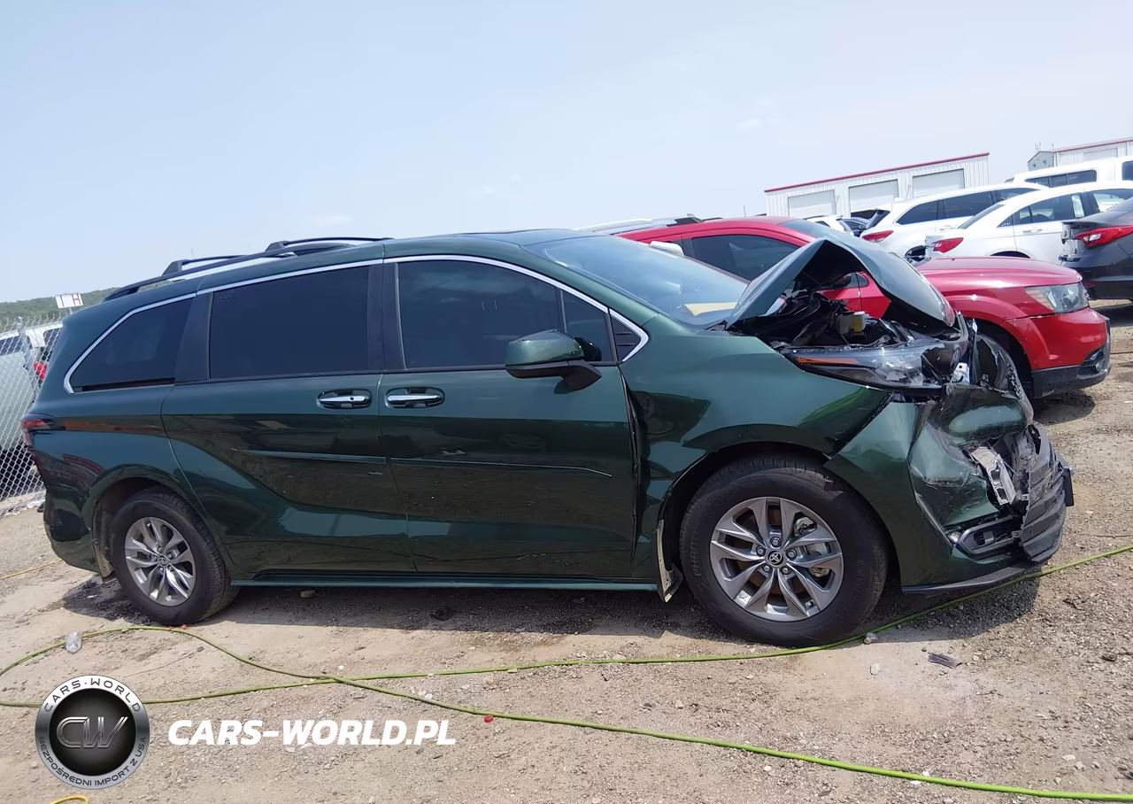 2025 Toyota Sienna Xle VIN:5TDYRKECXSS280601 - 13