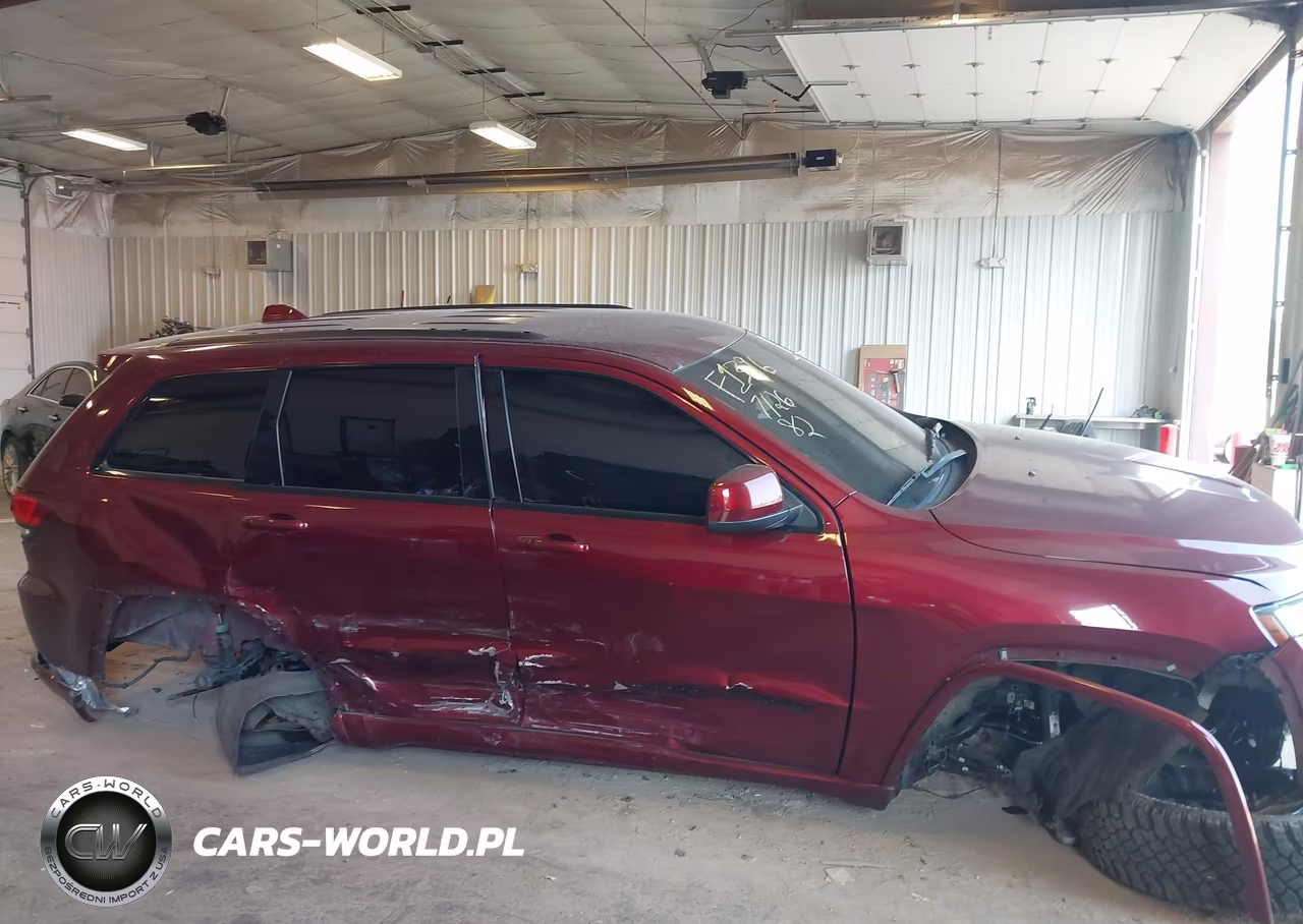 2018 Jeep Grand Cherokee Altitude 4X4 VIN:1C4RJFAG1JC470251 - 13