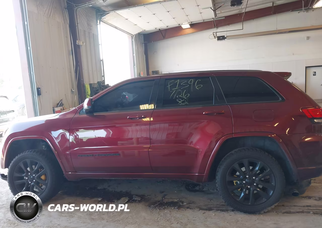 2018 Jeep Grand Cherokee Altitude 4X4 VIN:1C4RJFAG1JC470251 - 14