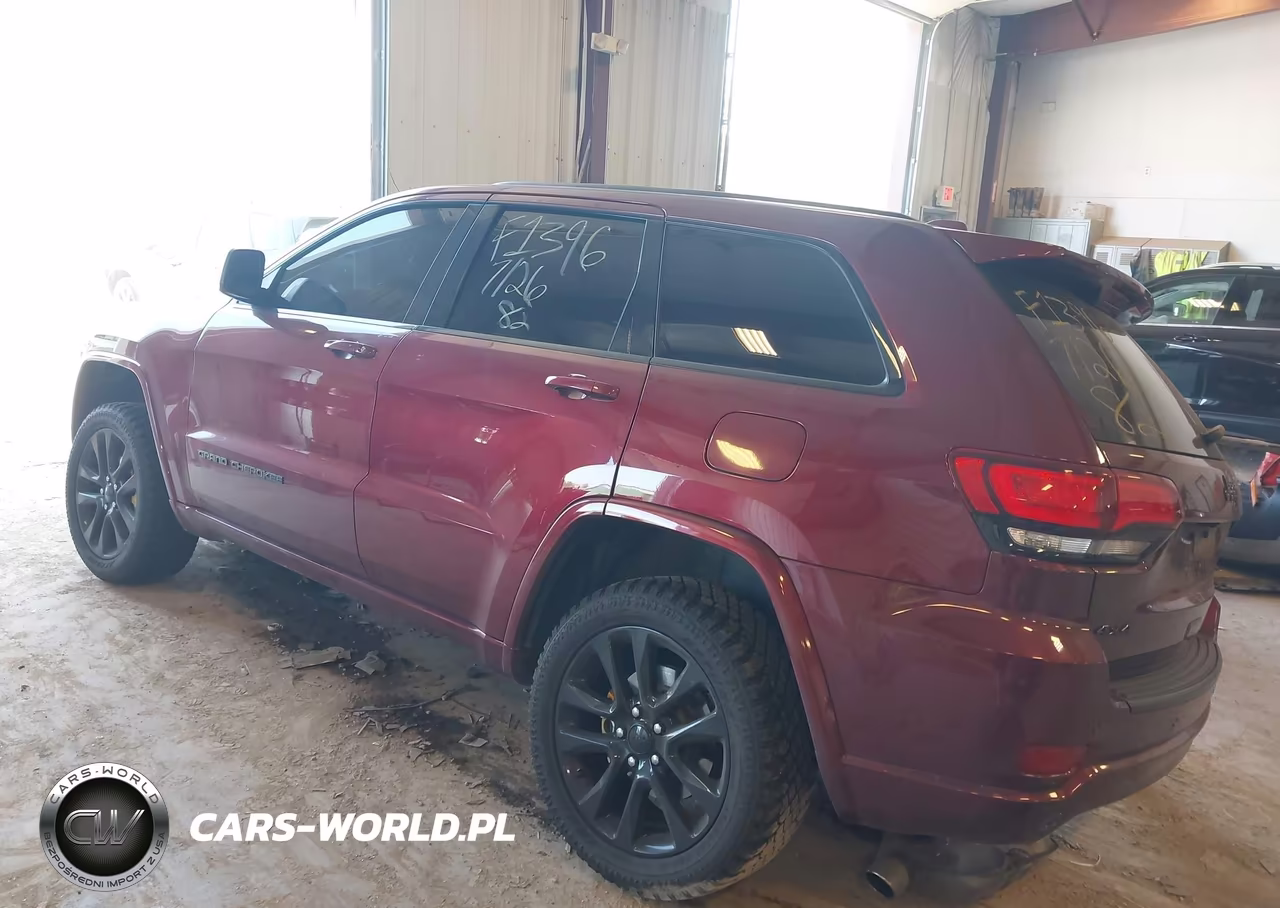 2018 Jeep Grand Cherokee Altitude 4X4 VIN:1C4RJFAG1JC470251 - 3