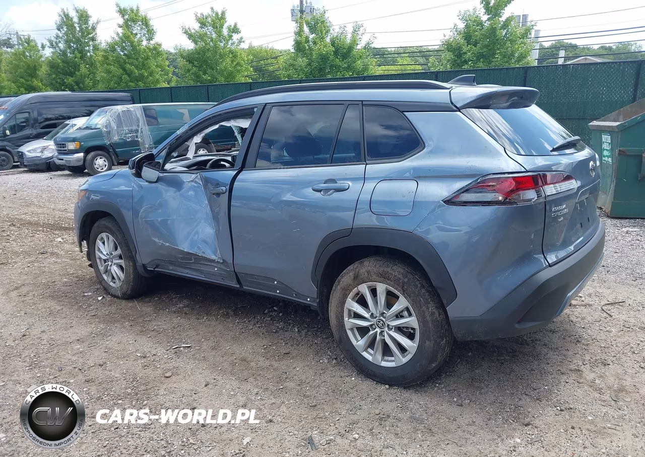 2026 Toyota Corolla Cross Le VIN:7MUCAABG2TV171401 - 3