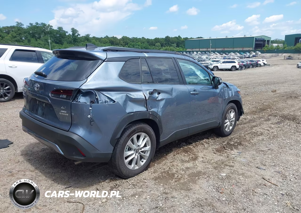 2026 Toyota Corolla Cross Le VIN:7MUCAABG2TV171401 - 4