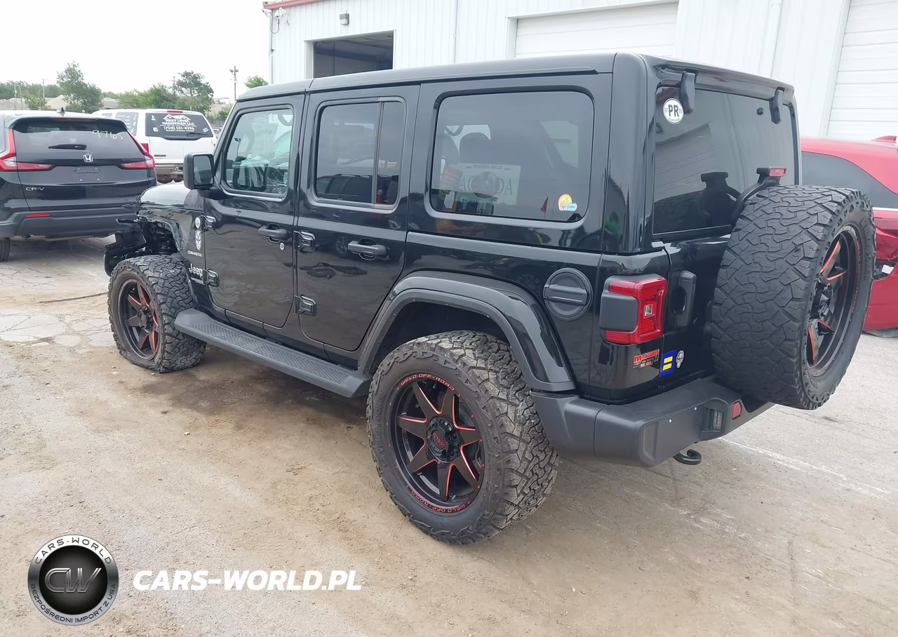 2022 Jeep Wrangler Unlimited Sahara 4X4 VIN:1C4HJXEN9NW118615 - 3